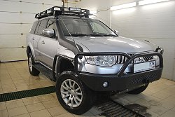 Силовой обвес на Mitsubishi Pajero Sport 2